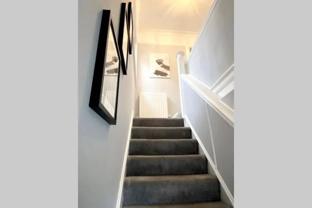 Apartment Spacious 2 Bed Apt Sleeps 4 Near Bournemouth Beach